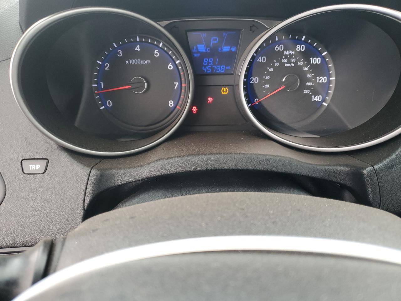 2011 Hyundai Tucson VIN KM8JU3AC9BU157875 Copart auction photo, front end / side damage thumbnail 9
