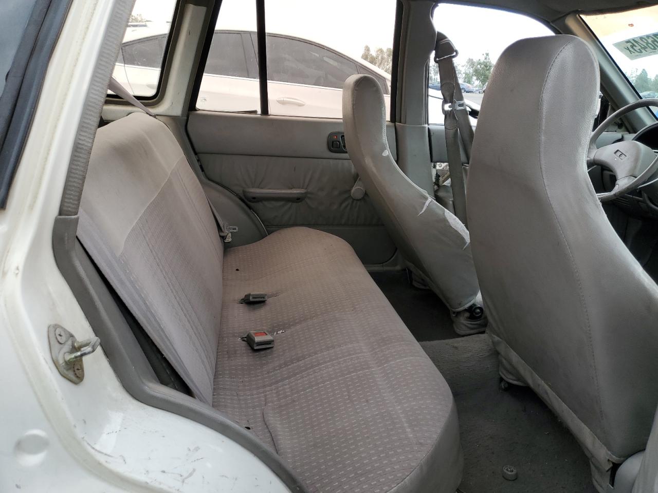1993 GEO Metro VIN 2C1MR6469P6700123 Copart auction photo, minor dent/scratches damage thumbnail 10