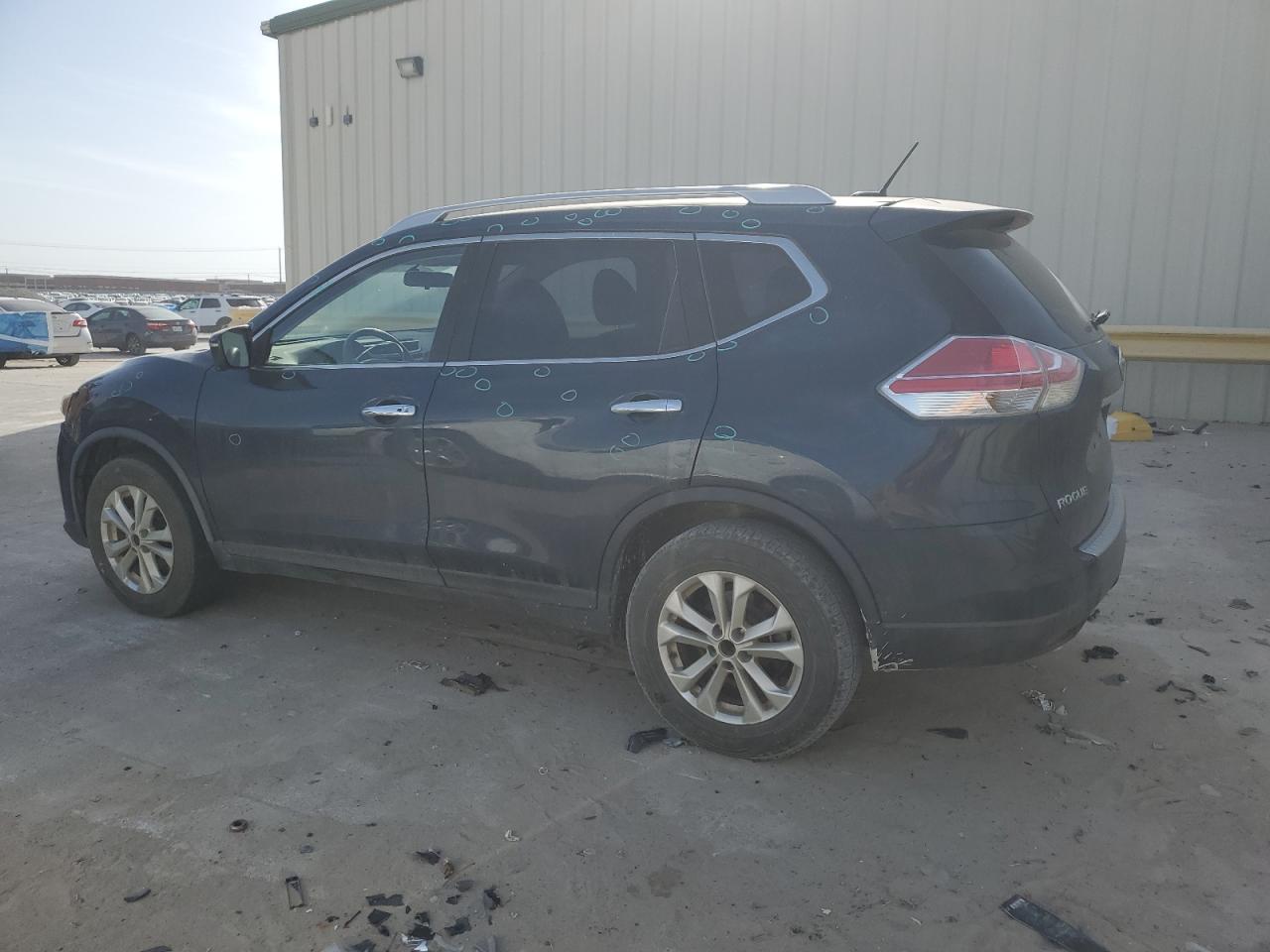2016 Nissan Rogue VIN JN8AT2MT1GW028882 Copart auction photo, front end / minor dent/scratches damage thumbnail 2