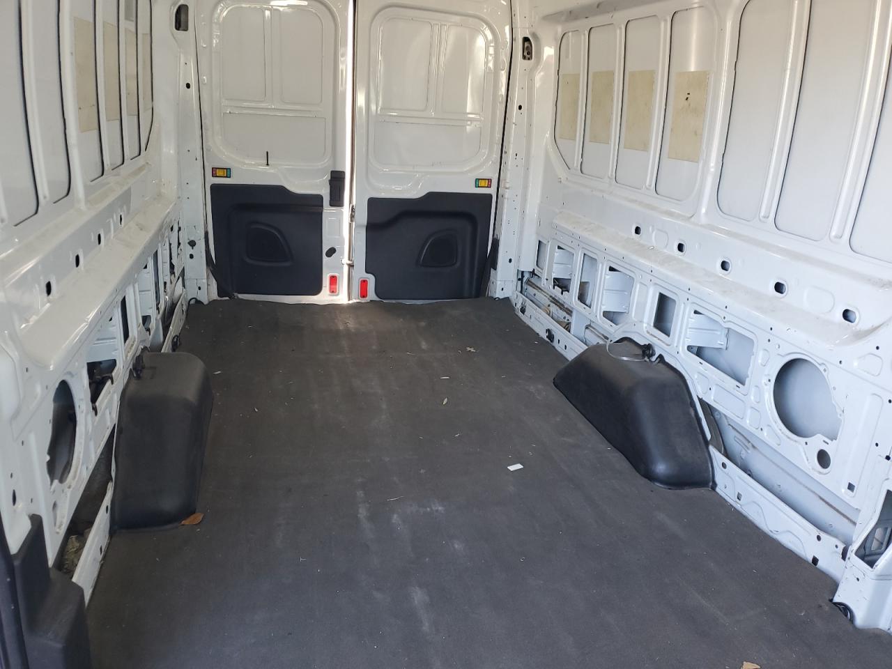 2018 Ford Transit VIN 1FTYR3XMXJKA30809 Copart auction photo, rear end damage thumbnail 10