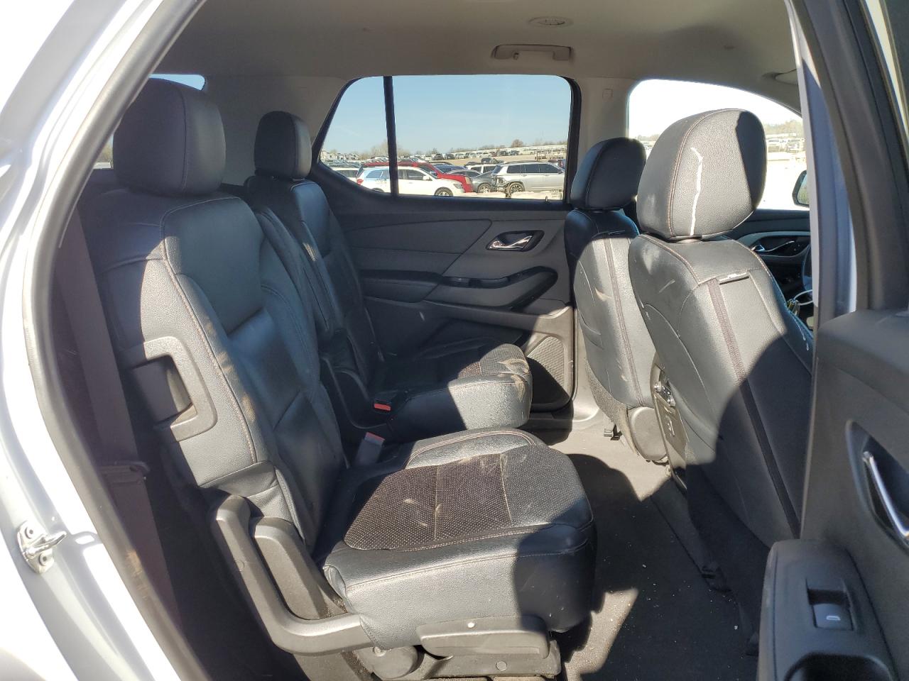 2019 Chevrolet Traverse VIN 1GNERGKW7KJ196934 Copart auction photo, front end / minor dent/scratches damage thumbnail 11