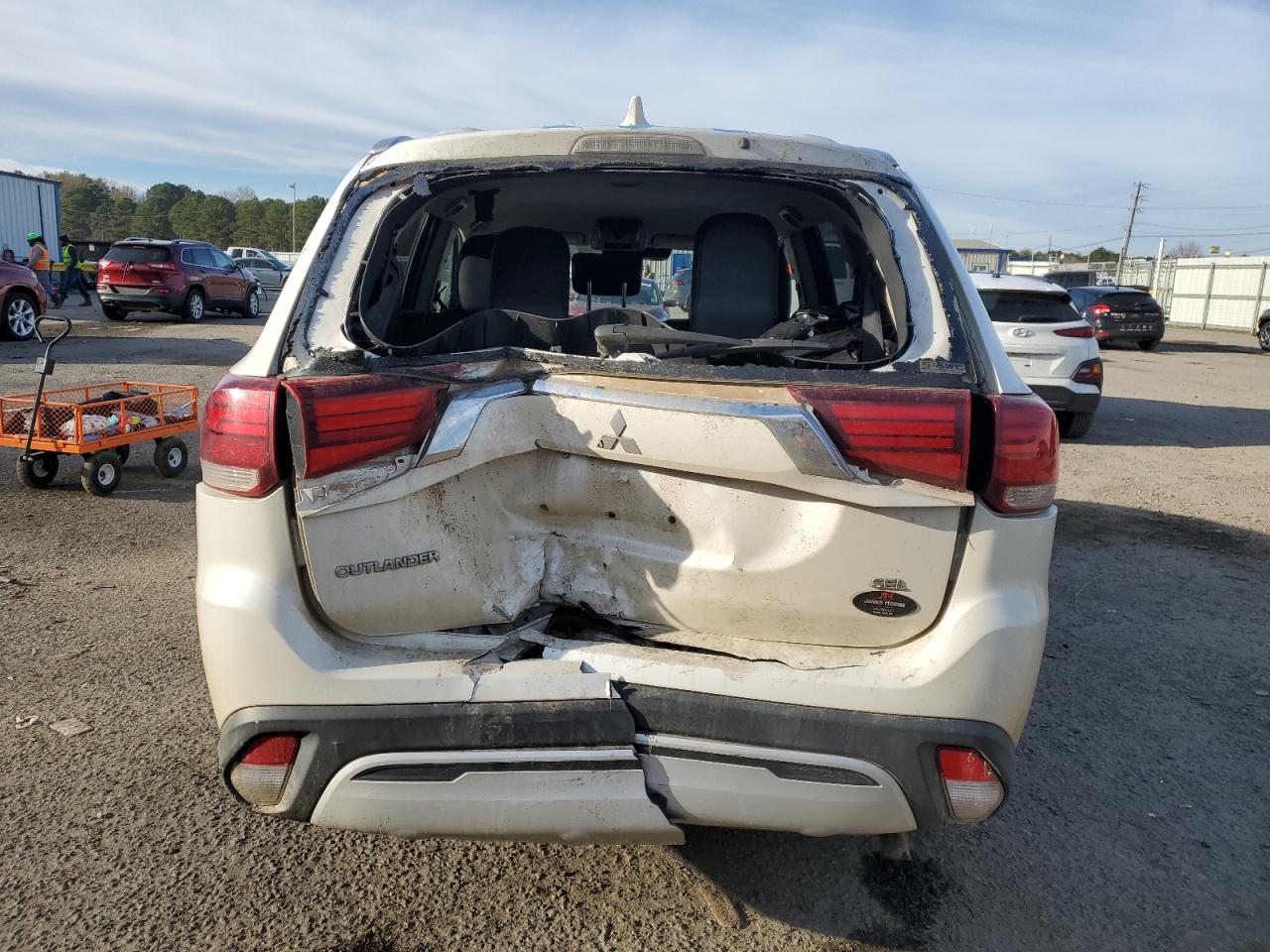 2020 Mitsubishi Outlander VIN JA4AZ3A39LZ019421 Copart auction photo, rear end / minor dent/scratches damage thumbnail 6