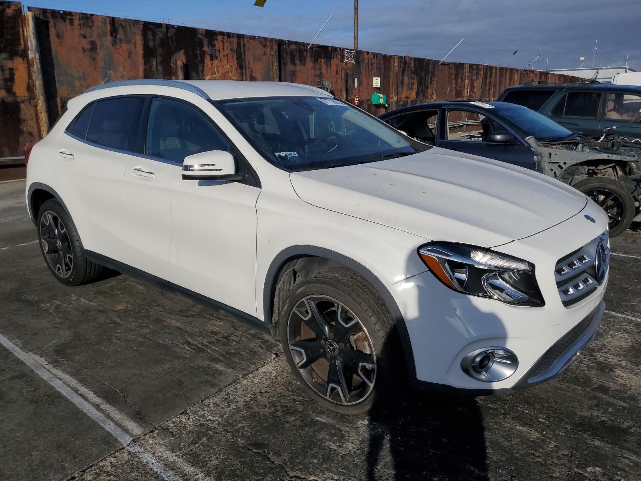 2019 Mercedes-Benz GLA-klasse VIN WDCTG4EB7KU010525 Copart auction photo, front end damage thumbnail 4
