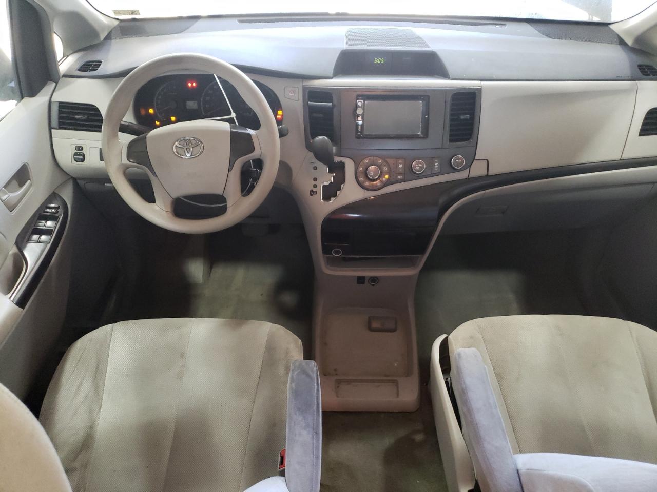 2014 Toyota Sienna VIN 5TDZK3DC4ES473640 Copart auction photo, front end damage thumbnail 8