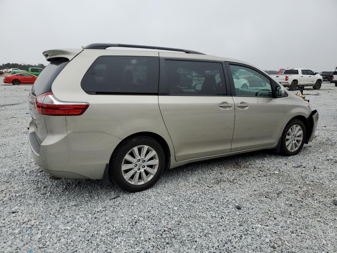 2015 Toyota Sienna VIN 5TDYK3DC6FS612020 Copart auction photo, front end damage thumbnail 3