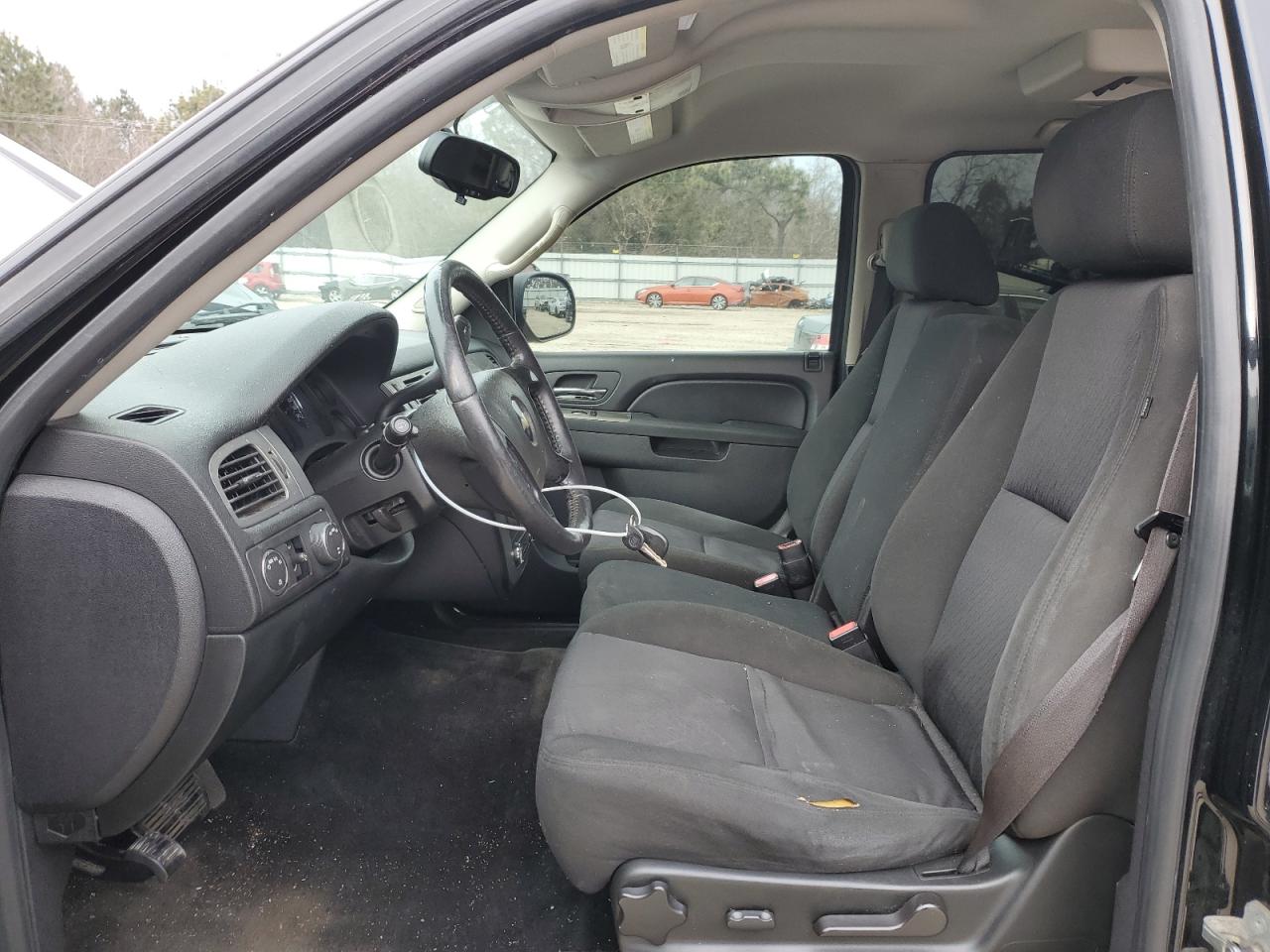 2010 Chevrolet Suburban VIN 1GNUKHE39AR245154 Copart auction photo, minor dent/scratches damage thumbnail 7