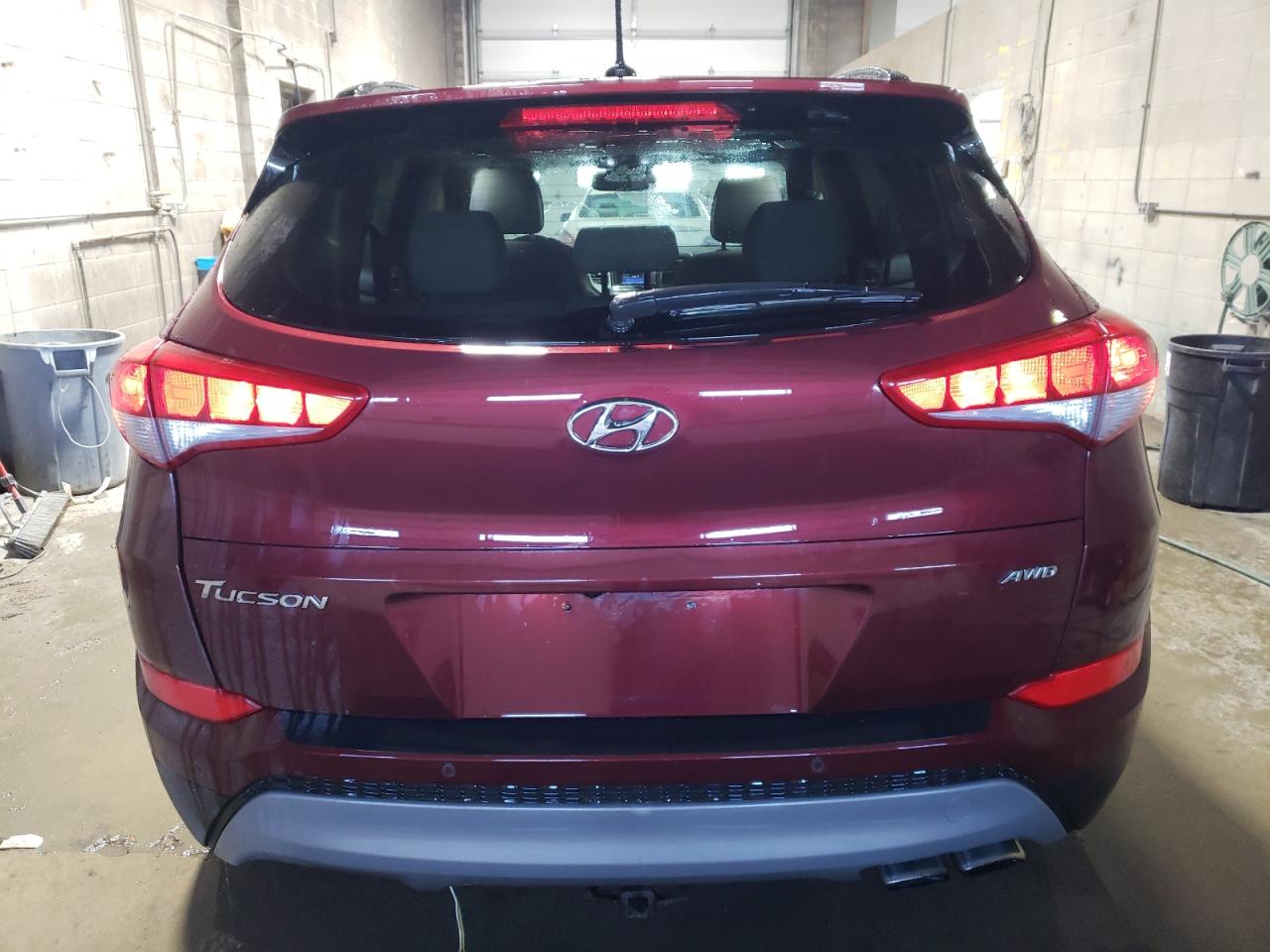 2017 Hyundai Tucson VIN KM8J3CA25HU552025 Copart auction photo, side / rear end damage thumbnail 6