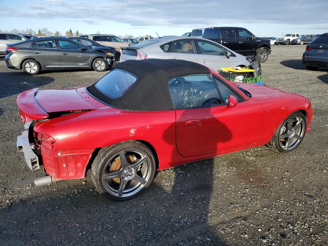 2004 Mazda MX-5 VIN JM1NB354740407090 Copart auction photo, rear end / minor dent/scratches damage thumbnail 3