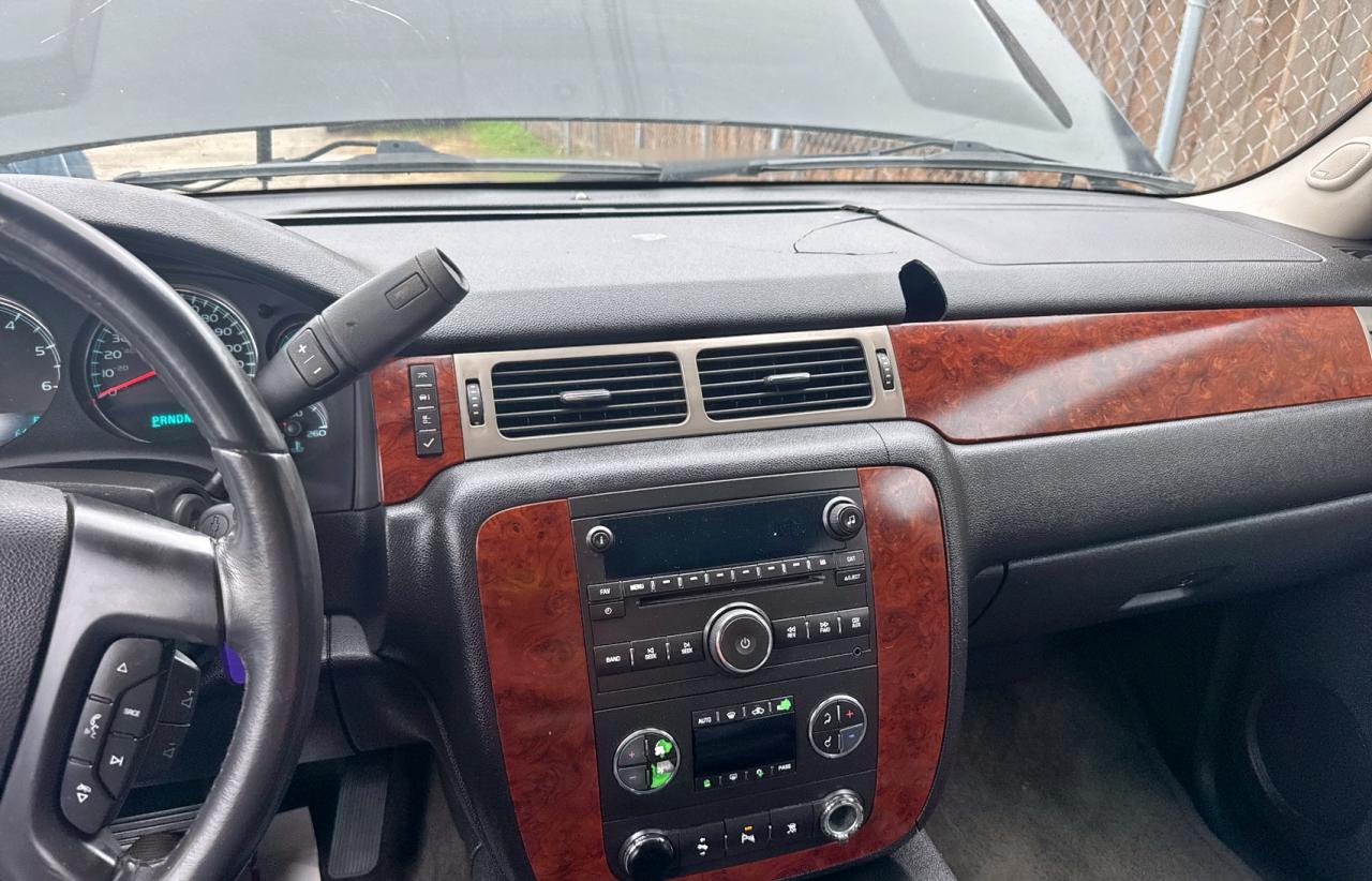 2010 Chevrolet Tahoe VIN 1GNMCBE34AR239188 Copart auction photo, normal wear / minor dent/scratches damage thumbnail 9