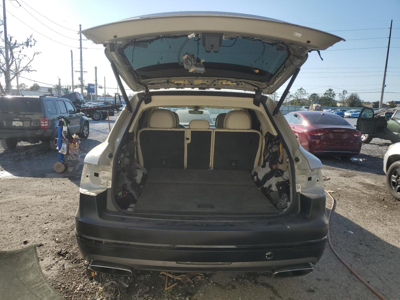 2017 Bentley Bentayga VIN SJAAC2ZVXHC016000 Copart auction photo, front end / rear end damage thumbnail 6