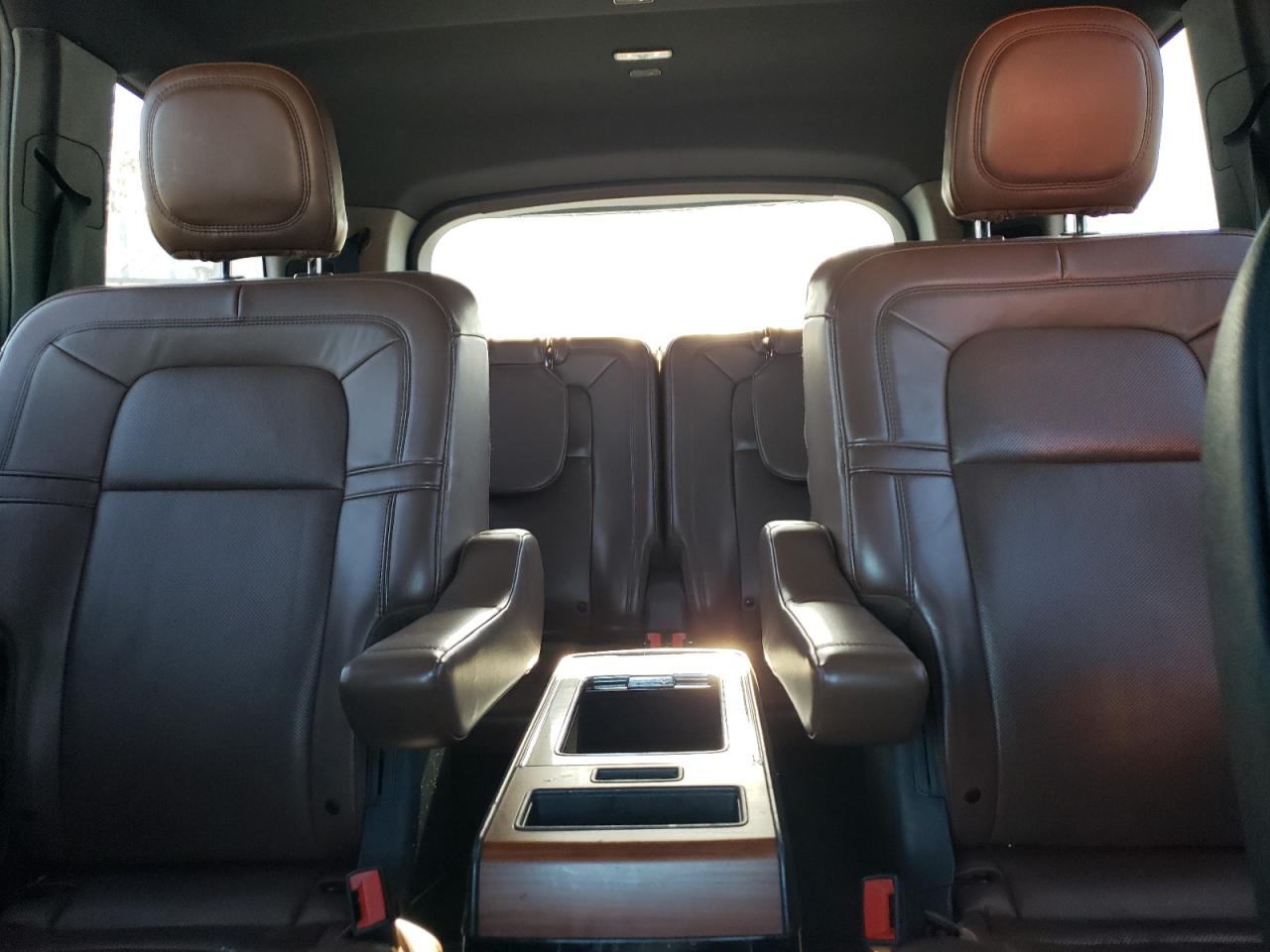 2020 Lincoln Aviator VIN 5LM5J7XCXLGL23861 Copart auction photo, side / front end damage thumbnail 10