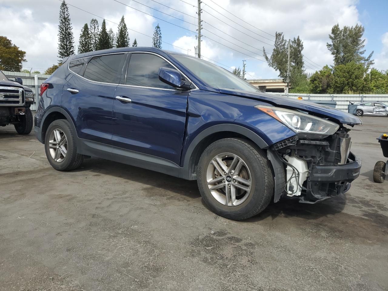 2018 Hyundai Santa Fe VIN 5XYZT3LBXJG542733 Copart auction photo, front end damage thumbnail 4