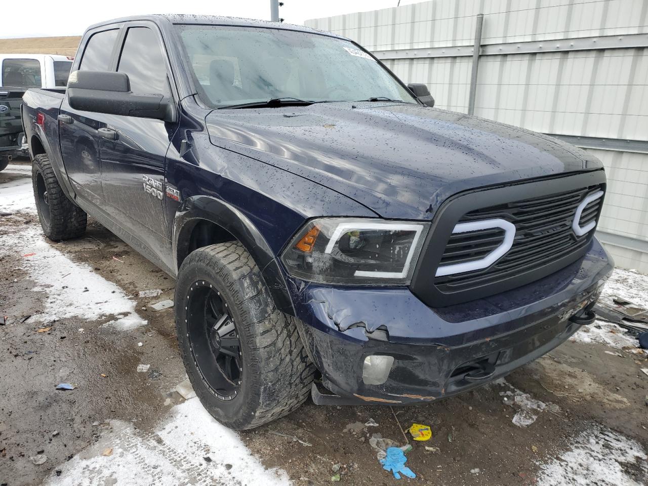 2017 RAM 1500 VIN 1C6RR7LT4HS563877 Copart auction photo, front end / minor dent/scratches damage thumbnail 4