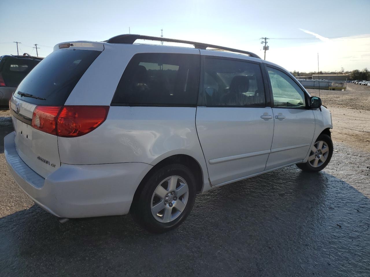 2010 Toyota Sienna VIN 5TDKK4CC2AS341947 Copart auction photo, front end damage thumbnail 3