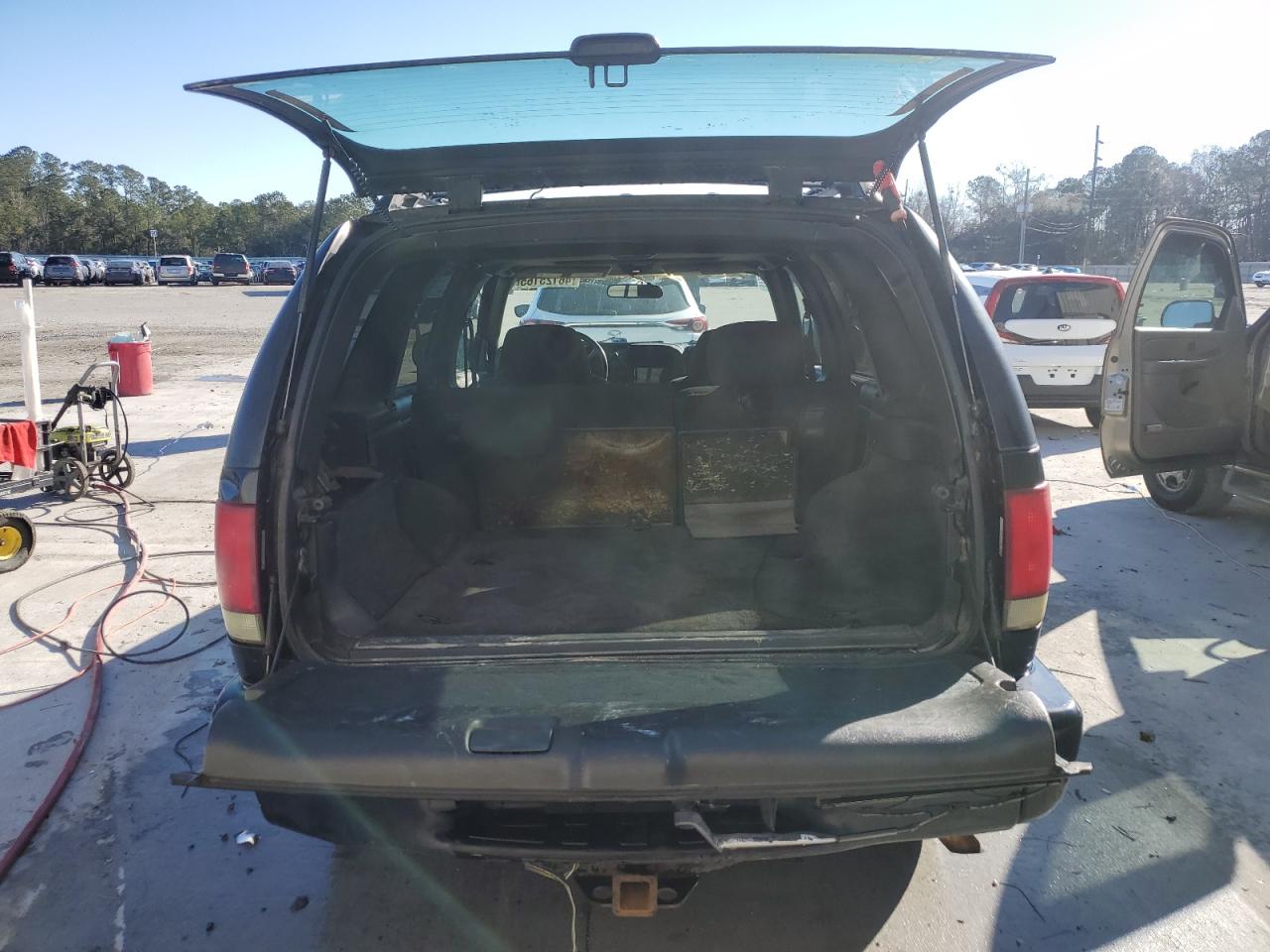 2003 Chevrolet Blazer VIN 1GNDT13X83K182764 Copart auction photo, rear end damage thumbnail 6