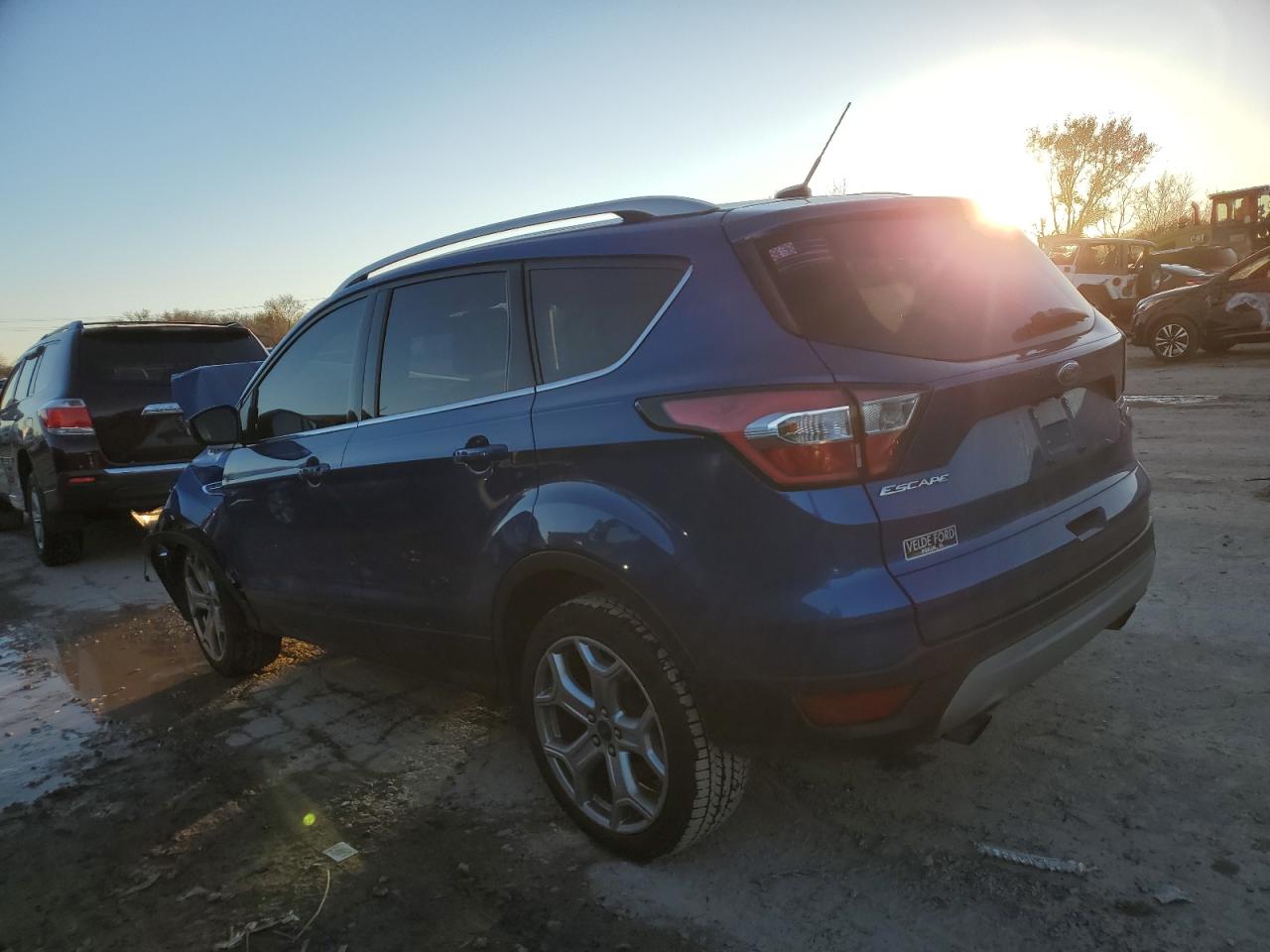 2017 Ford Escape VIN 1FMCU9J95HUD65566 Copart auction photo, front end damage thumbnail 2