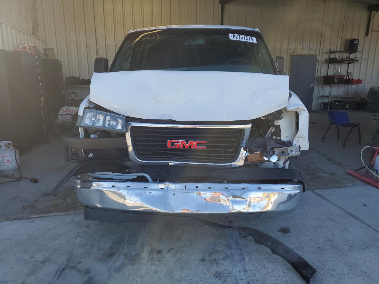 2018 GMC Savana VIN 1GTW7AFG7J1330861 Copart auction photo, front end damage thumbnail 5
