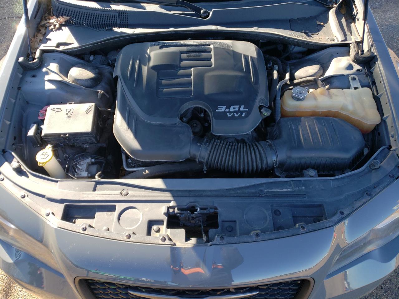 2019 Chrysler 300 VIN 2C3CCABG8KH539960 Copart auction photo, vandalism damage thumbnail 11