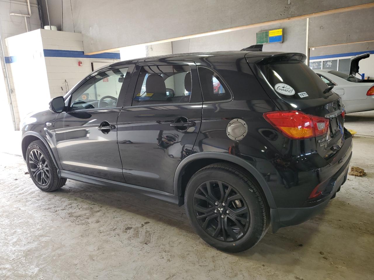 2018 Mitsubishi Outlander VIN JA4AR3AU0JU005653 Copart auction photo, side damage thumbnail 2