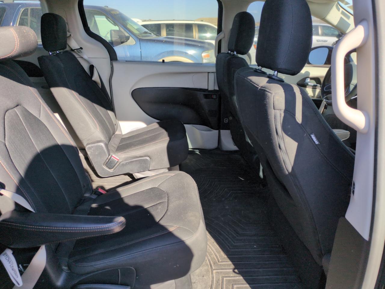 2019 Chrysler Pacifica VIN 2C4RC1FG8KR705873 Copart auction photo, minor dent/scratches damage thumbnail 11