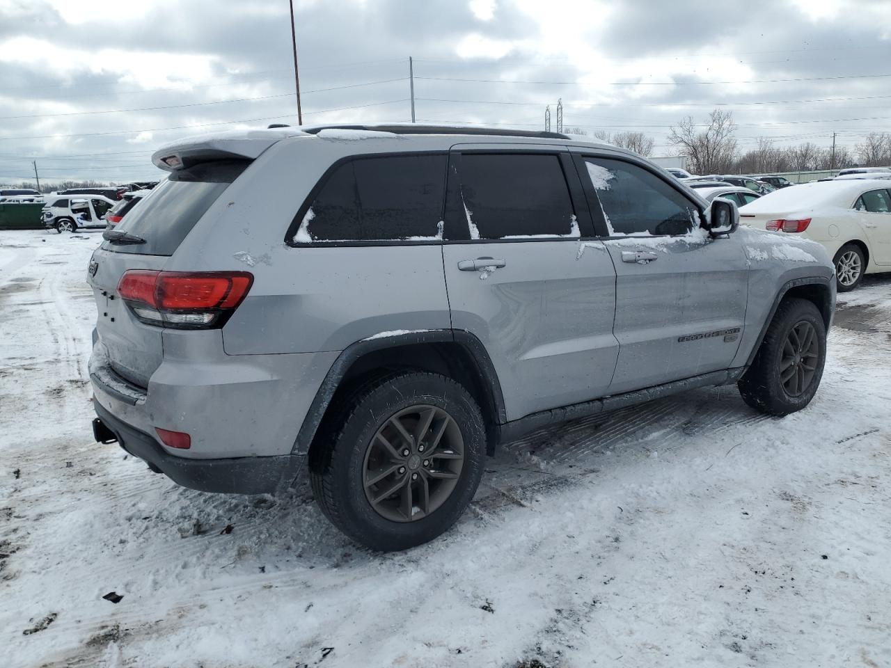 2016 Jeep Grand Cherokee VIN 1C4RJFAG4GC343910 Copart auction photo, front end damage thumbnail 3
