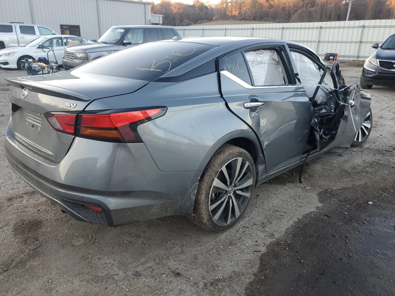 2019 Nissan Altima VIN 1N4BL4DV4KC156837 Copart auction photo, biohazard/chemical / all over damage thumbnail 3