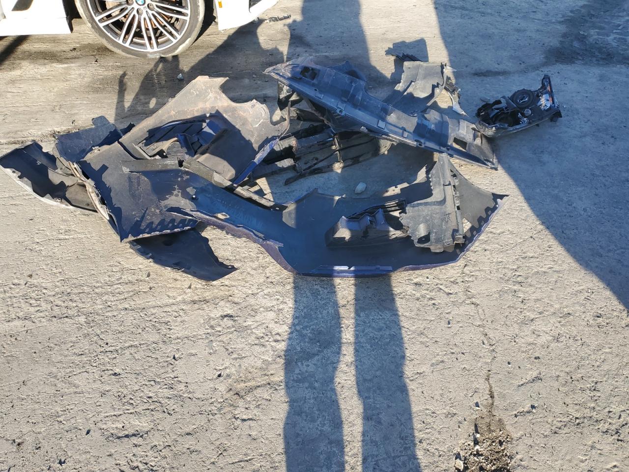 2017 Nissan Pathfinder VIN 5N1DR2MM0HC907806 Copart auction photo, front end / minor dent/scratches damage thumbnail 13
