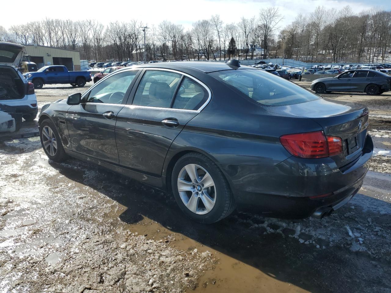 2012 BMW 5er VIN WBAXH5C59CDW04667 Copart auction photo, front end / minor dent/scratches damage thumbnail 2