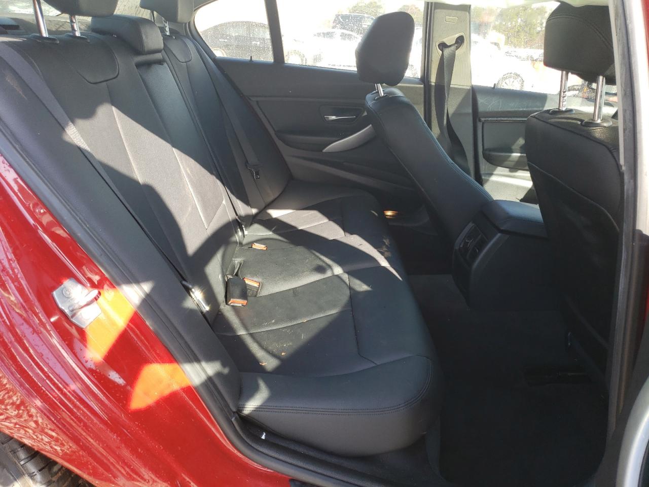 2016 BMW 3er VIN WBA8E1G51GNU12367 Copart auction photo, rear end / side damage thumbnail 10