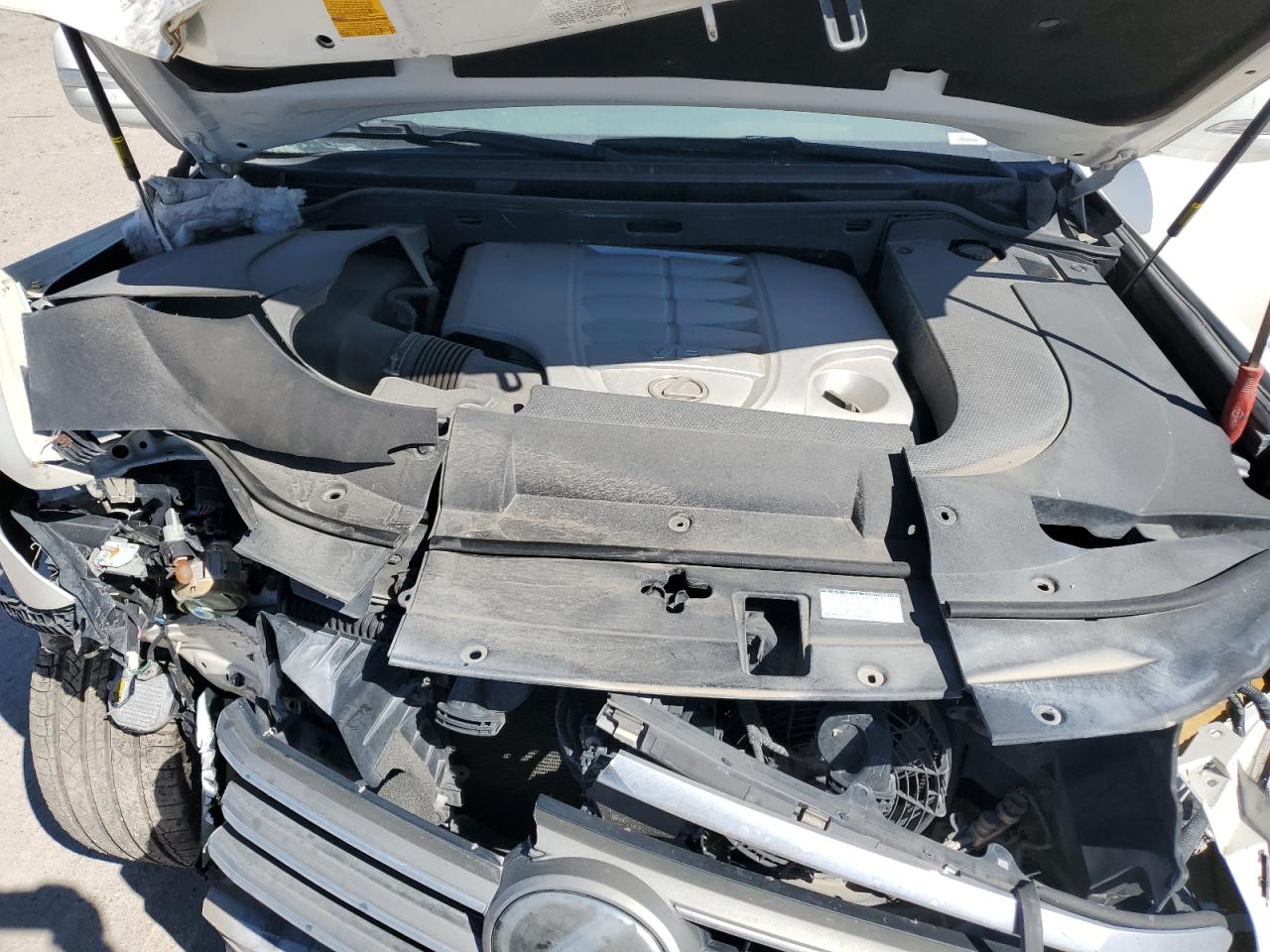 2015 Lexus LX VIN JTJHY7AX8F4180648 Copart auction photo, front end damage thumbnail 14
