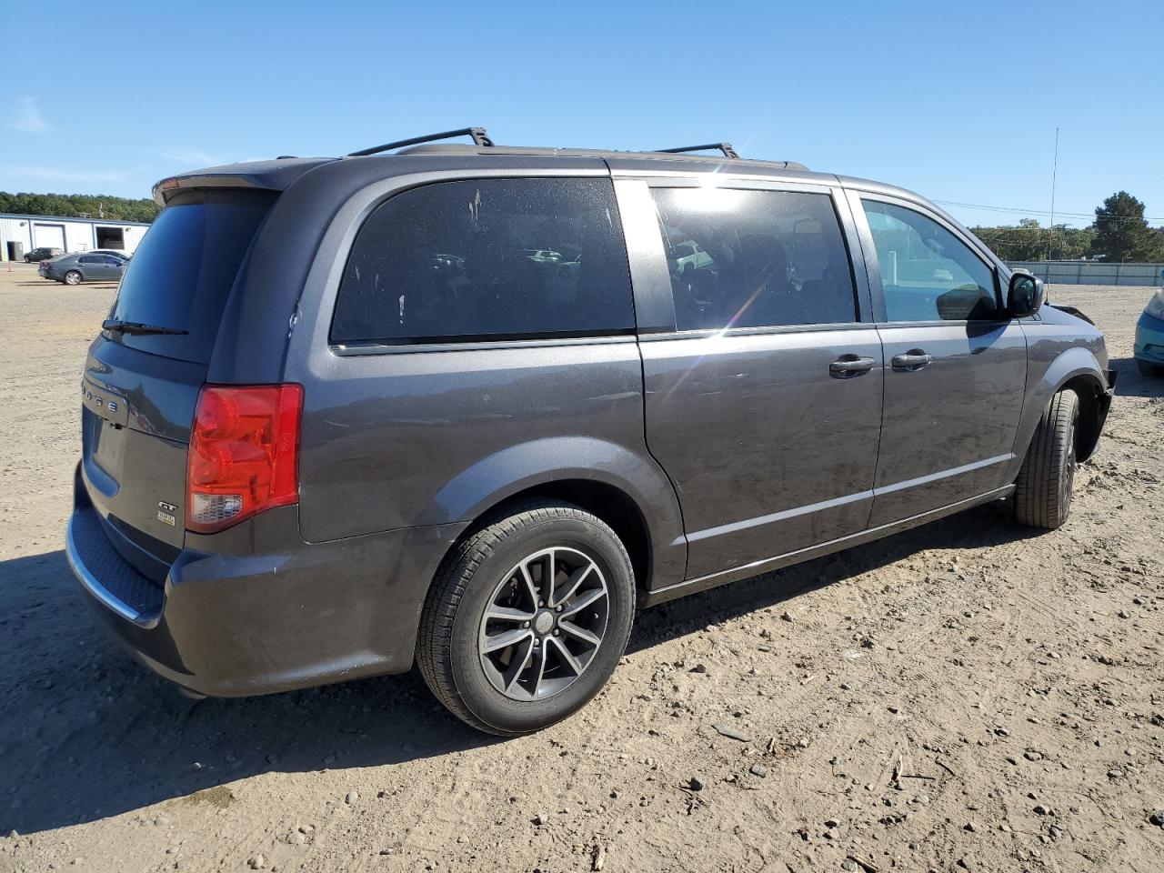 2018 Dodge Caravan VIN 2C4RDGEG7JR342739 Copart auction photo, front end / minor dent/scratches damage thumbnail 3