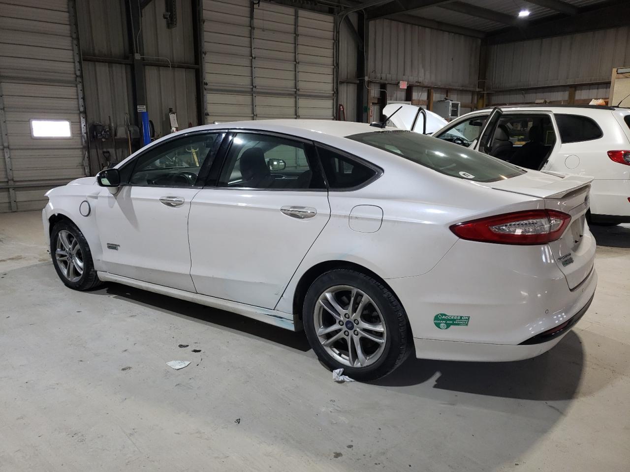 2016 Ford Fusion VIN 3FA6P0SU6GR320560 Copart auction photo, front end / minor dent/scratches damage thumbnail 2