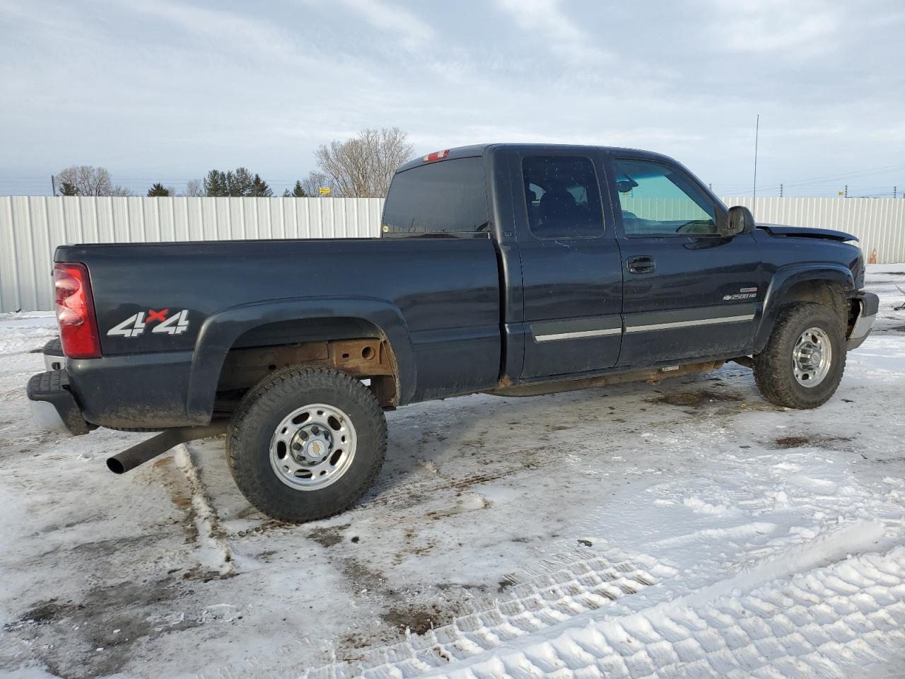 2003 Chevrolet Silverado VIN 1GCHK29113E183100 Copart auction photo, front end damage thumbnail 3