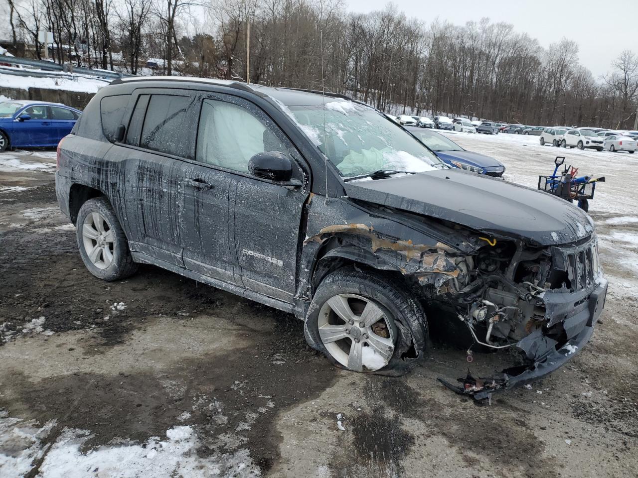2014 Jeep Compass VIN 1C4NJDEB1ED884910 Copart auction photo, front end / minor dent/scratches damage thumbnail 4