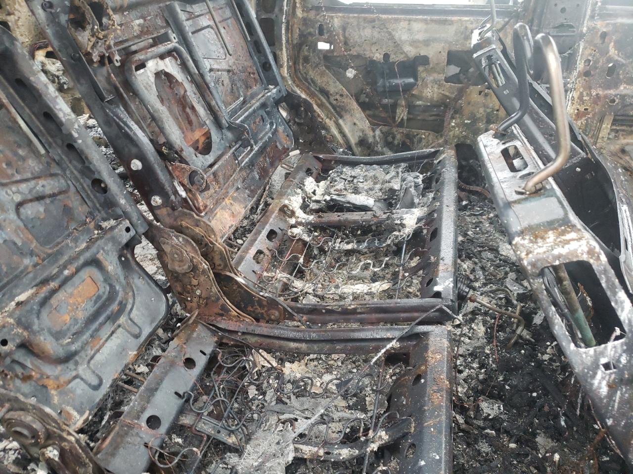 2009 Cadillac Escalade VIN 1GYFC23279R302172 Copart auction photo, burn damage thumbnail 11
