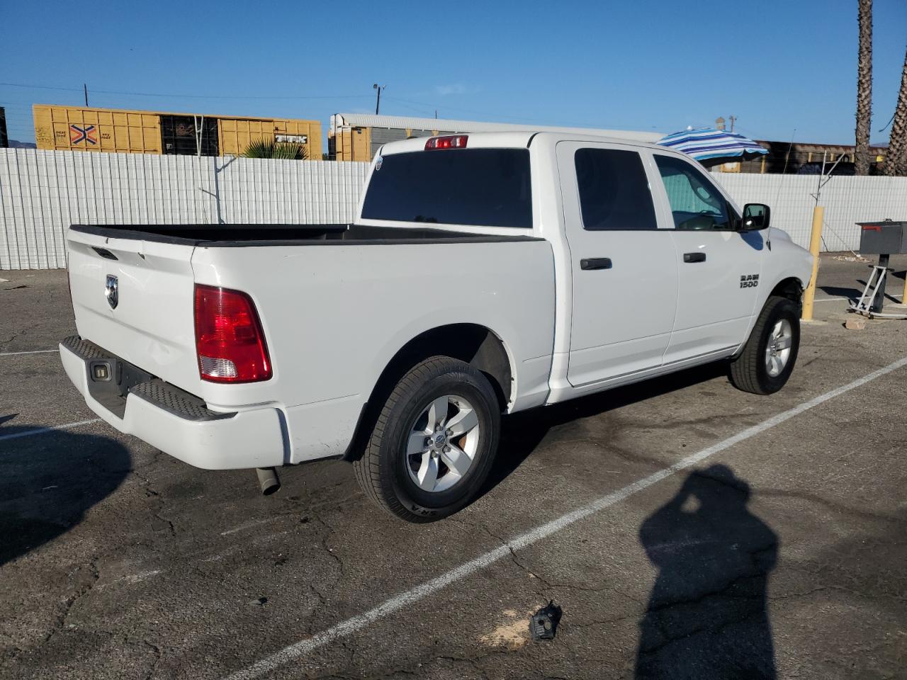 2018 RAM 1500 VIN 1C6RR6KG6JS141596 Copart auction photo, front end / minor dent/scratches damage thumbnail 3