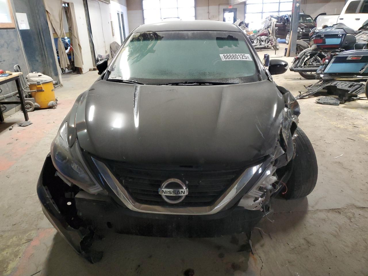 2018 Nissan Altima VIN 1N4AL3AP1JC245680 Copart auction photo, front end / minor dent/scratches damage thumbnail 5