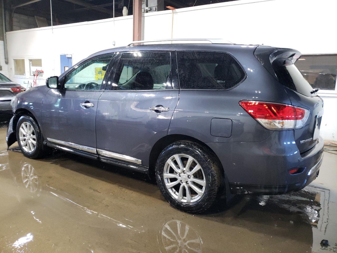 2014 Nissan Pathfinder VIN 5N1AR2MM1EC687557 Copart auction photo, front end damage thumbnail 2