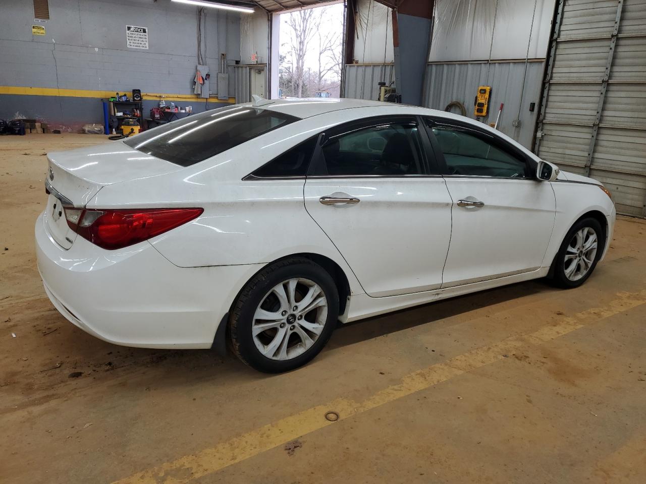 2011 Hyundai Sonata VIN 5NPEC4AC0BH025676 Copart auction photo, mechanical damage thumbnail 3