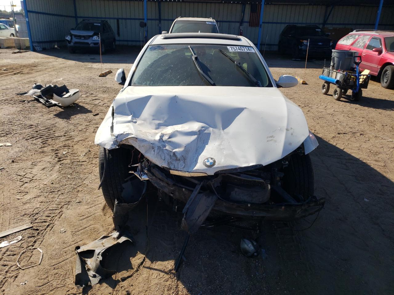 2007 BMW 3er VIN WBAVC73517KP31352 Copart auction photo, front end / rear end damage thumbnail 5