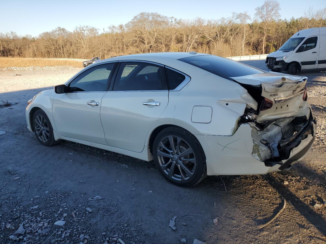 2018 Nissan Altima VIN 1N4AL3AP9JC170842 Copart auction photo, rear end / minor dent/scratches damage thumbnail 2