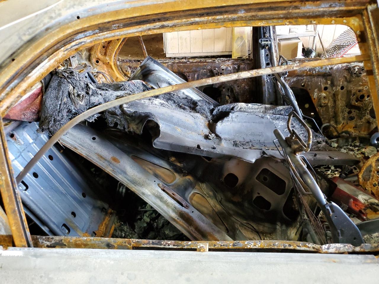 2001 Honda Accord VIN 1HGCG56461A095256 Copart auction photo, burn / burn - engine damage thumbnail 10