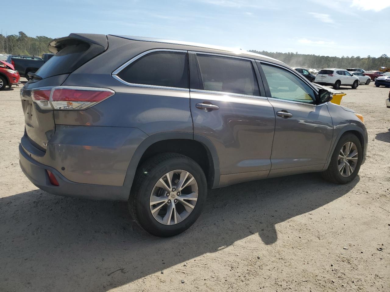 2014 Toyota Highlander VIN 5TDKKRFH9ES020417 Copart auction photo, front end / undercarriage damage thumbnail 3