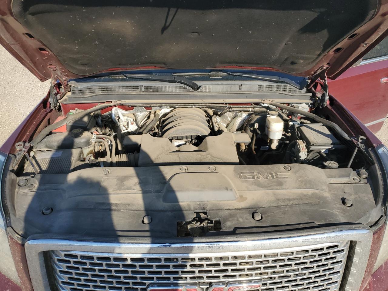 2017 GMC Yukon VIN 1GKS2HKJ1HR143994 Copart auction photo, front end / minor dent/scratches damage thumbnail 12