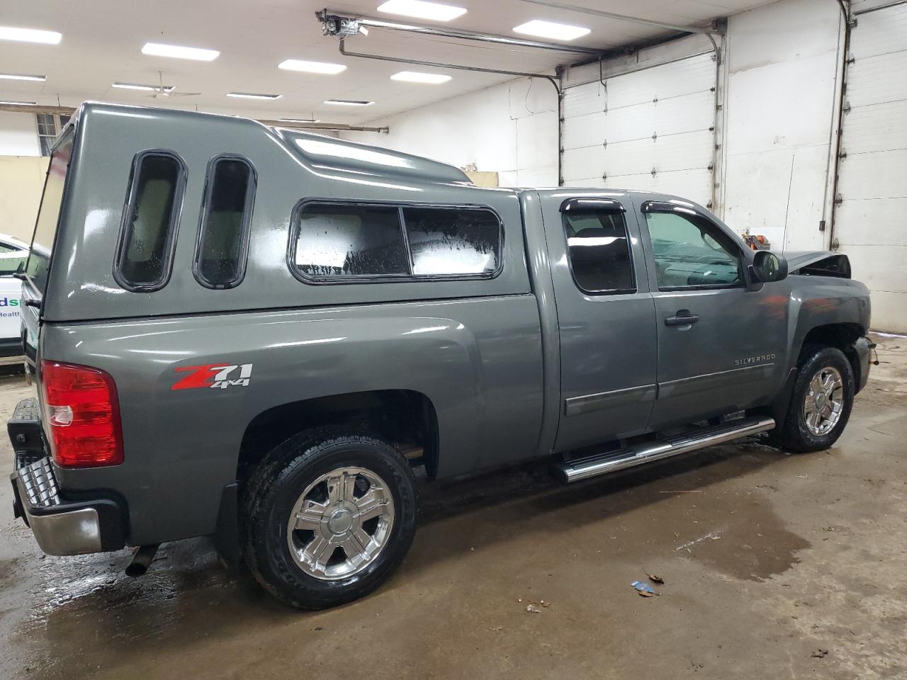 2011 Chevrolet Silverado VIN 1GCRKSE39BZ308184 Copart auction photo, front end / minor dent/scratches damage thumbnail 3