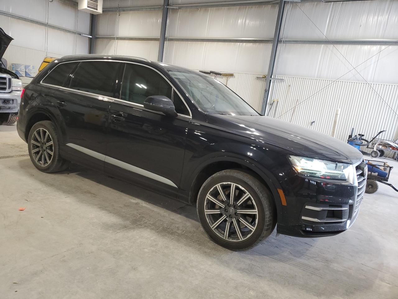 2017 Audi Q7 VIN WA1LAAF7XHD013888 Copart auction photo, minor dent/scratches damage thumbnail 4