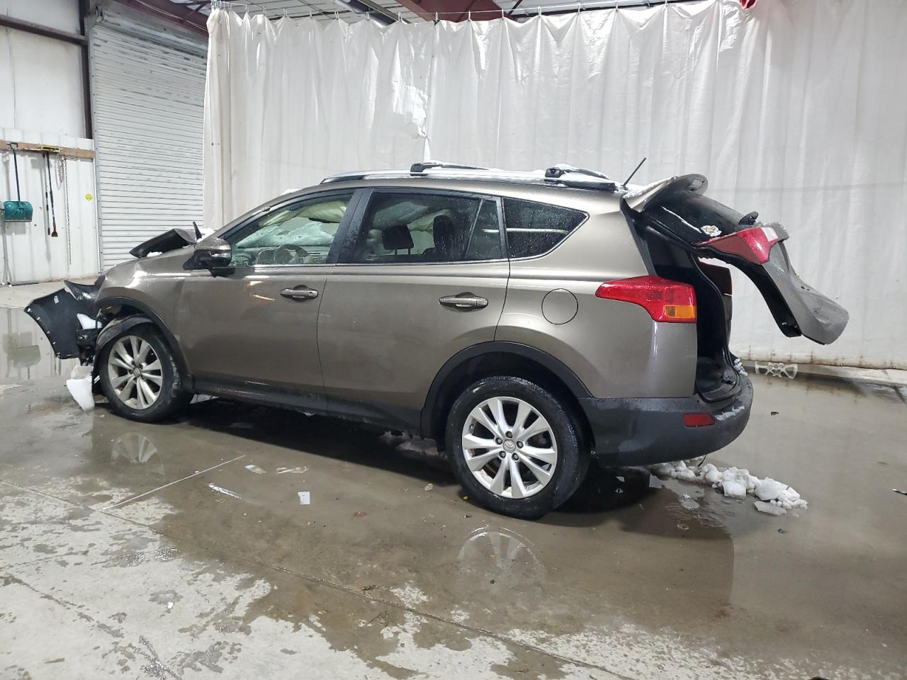 2015 Toyota RAV 4 VIN JTMDFREV0FD170448 Copart auction photo, front end / rear end damage thumbnail 2