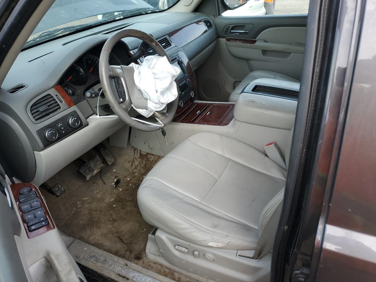 2011 Chevrolet Tahoe VIN 1GNSKCE04BR191263 Copart auction photo, all over / undercarriage damage thumbnail 7