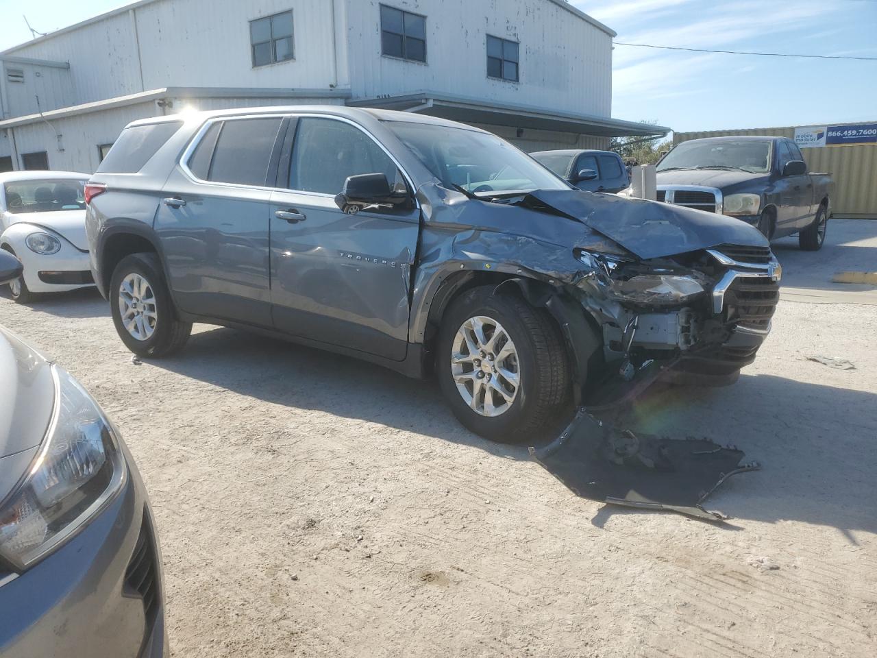 2020 Chevrolet Traverse VIN 1GNERFKW7LJ299668 Copart auction photo, front end / side damage thumbnail 4