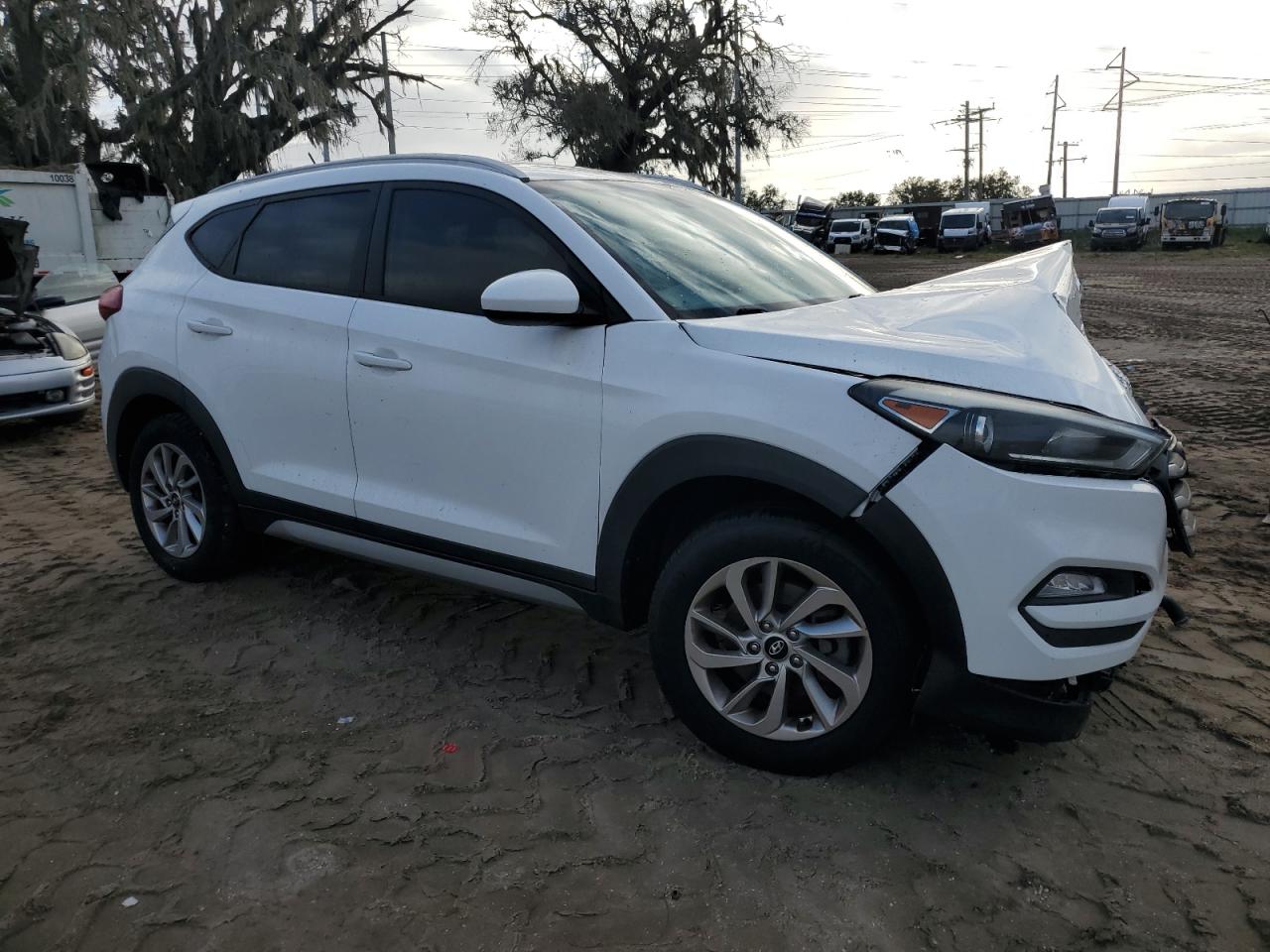 2017 Hyundai Tucson VIN KM8J33A45HU267763 Copart auction photo, front end damage thumbnail 4